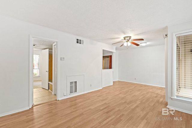 1080 N Seacliff Drive 2B-1080, Daphne, AL 36526