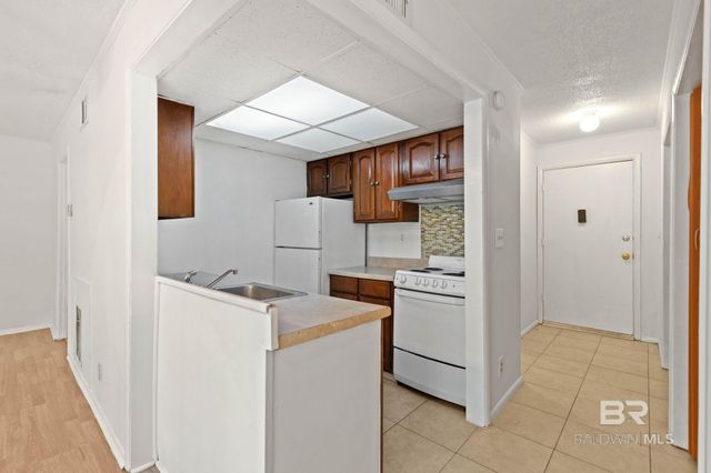 1080 N Seacliff Drive 2B-1080, Daphne, AL 36526