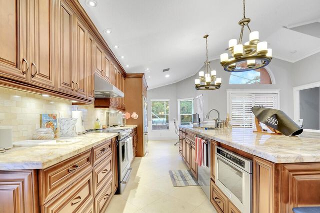 2208 Soundings Court, Greenacres, FL 33413