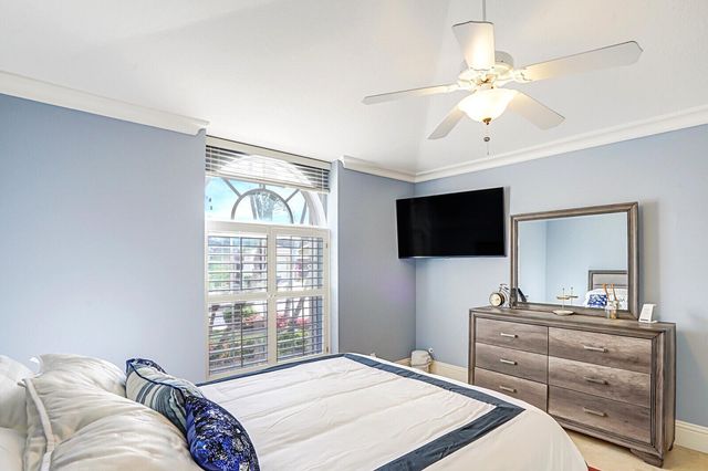 2208 Soundings Court, Greenacres, FL 33413