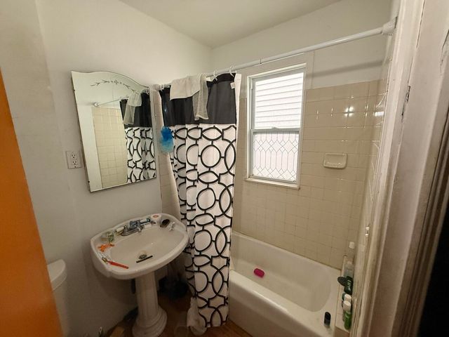 10003 S Exchange Avenue, Chicago, IL 60617