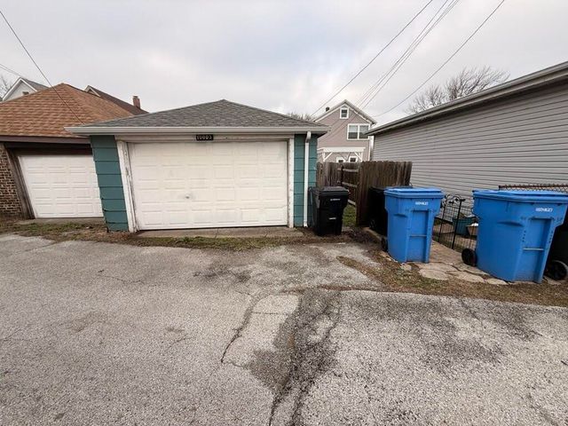 10003 S Exchange Avenue, Chicago, IL 60617