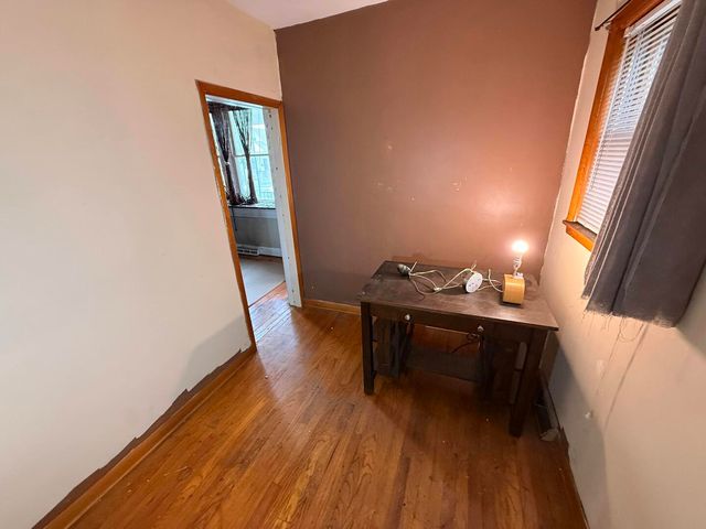 10003 S Exchange Avenue, Chicago, IL 60617