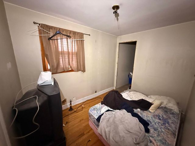 10003 S Exchange Avenue, Chicago, IL 60617