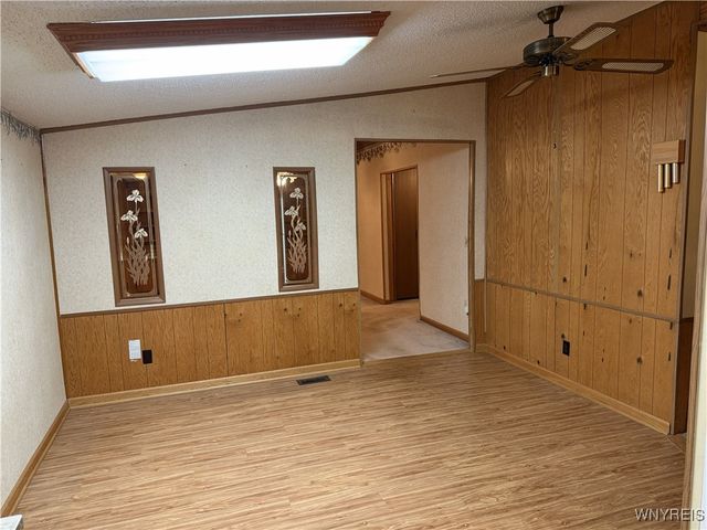 57 Lorraine Place, West Seneca, NY 14224