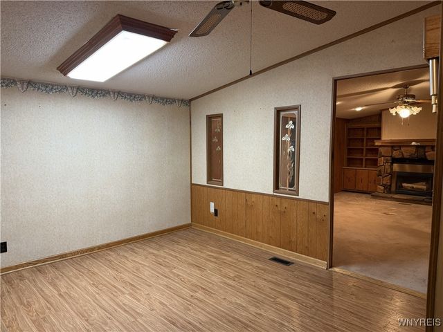 57 Lorraine Place, West Seneca, NY 14224