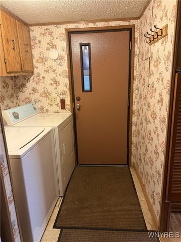 57 Lorraine Place, West Seneca, NY 14224