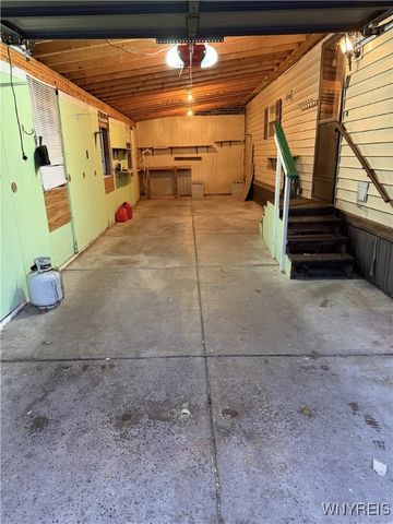 57 Lorraine Place, West Seneca, NY 14224