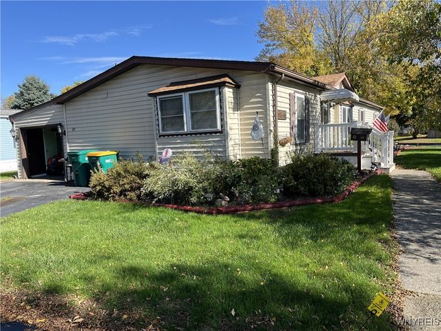 57 Lorraine Place, West Seneca, NY 14224