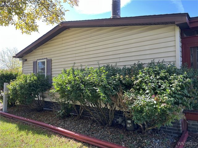 57 Lorraine Place, West Seneca, NY 14224