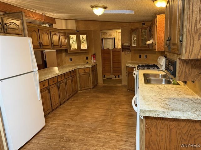 57 Lorraine Place, West Seneca, NY 14224