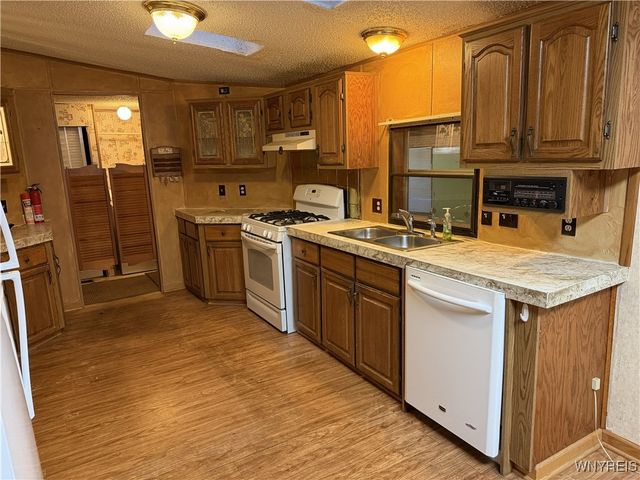 57 Lorraine Place, West Seneca, NY 14224