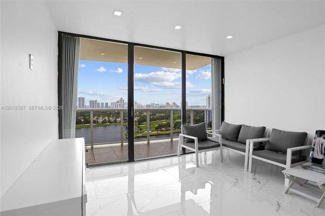 3675 N Country Club Dr 2008, Aventura, FL 33180