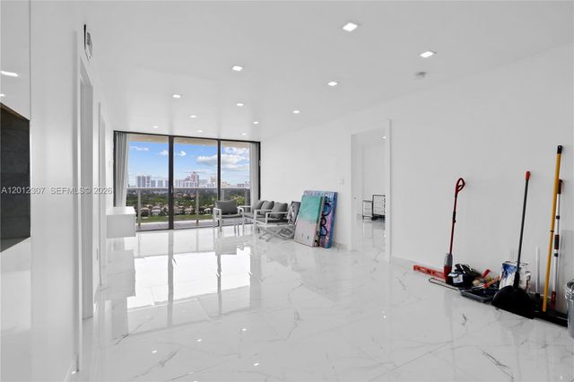 3675 N Country Club Dr 2008, Aventura, FL 33180