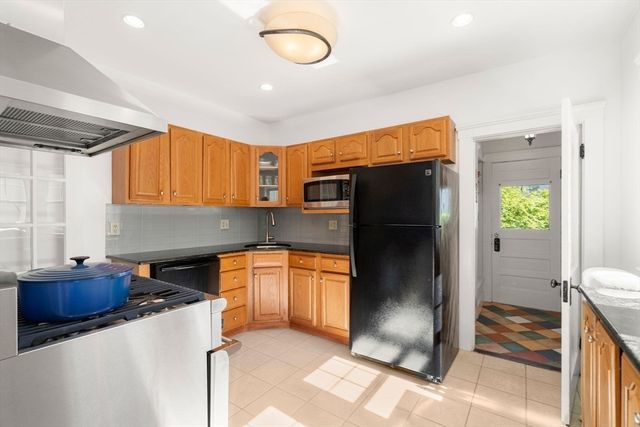 20 Lawndale Street 20, Belmont, MA 02478