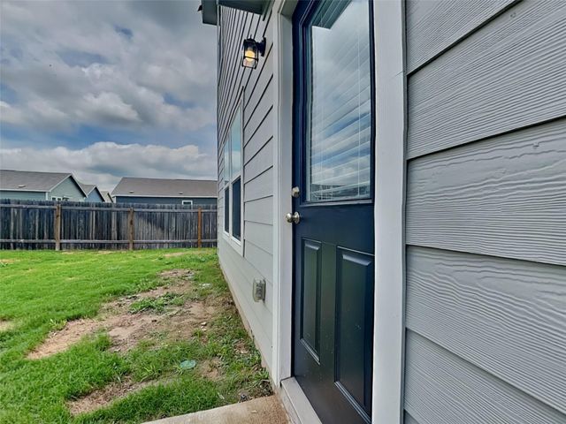 236 Soapstone PASS, Maxwell, TX 78656