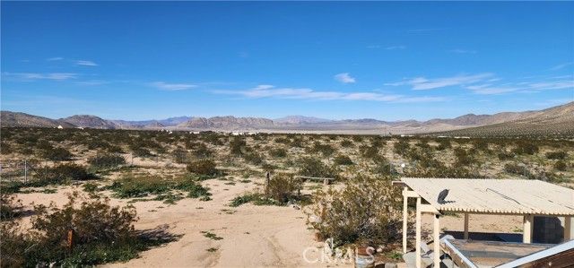 6042 Milne Road, Landers, CA 92285