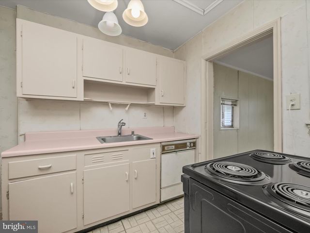 5011 36TH PL, Hyattsville, MD 20782
