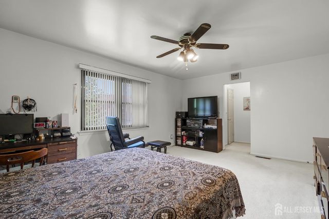 1401 North Oaks Boulevard, North Brunswick, NJ 08902