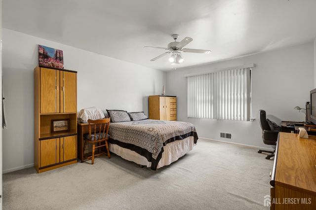 1401 North Oaks Boulevard, North Brunswick, NJ 08902