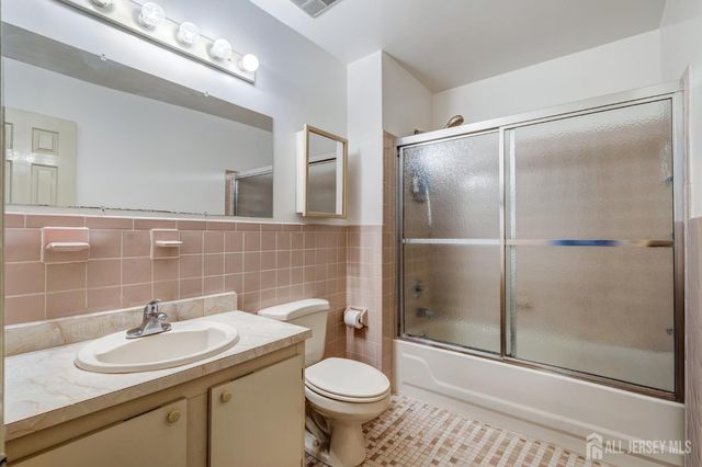 1401 North Oaks Boulevard, North Brunswick, NJ 08902