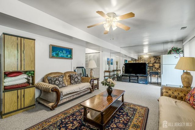 1401 North Oaks Boulevard, North Brunswick, NJ 08902