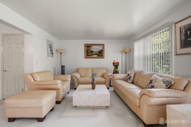1401 North Oaks Boulevard, North Brunswick, NJ 08902