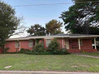 115 W COMMERCE STREET, Henrietta, TX 76365