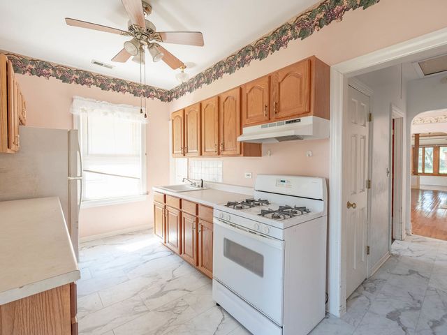 10735 S Prospect Avenue, Chicago, IL 60643