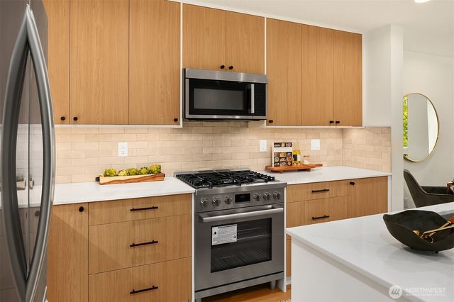 952 NW 54th Street, Seattle, WA 98107