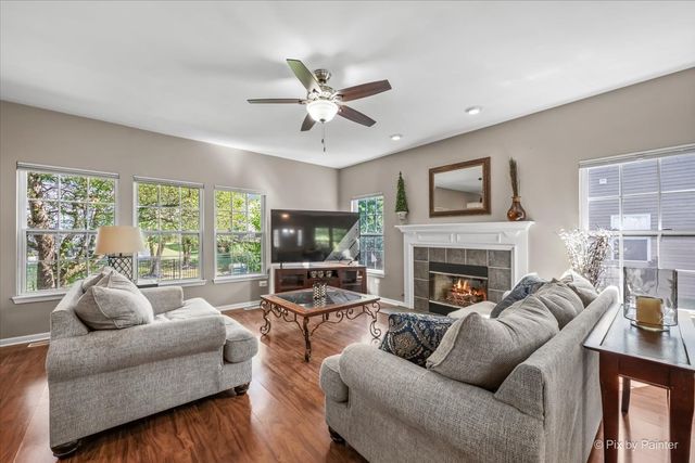 1075 ROBINSON Street, Elburn, IL 60119
