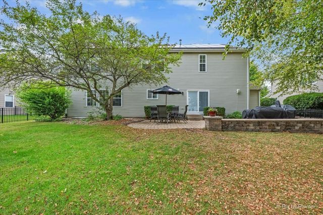 1075 ROBINSON Street, Elburn, IL 60119