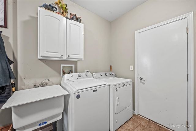 1075 ROBINSON Street, Elburn, IL 60119