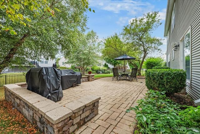 1075 ROBINSON Street, Elburn, IL 60119
