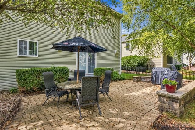 1075 ROBINSON Street, Elburn, IL 60119