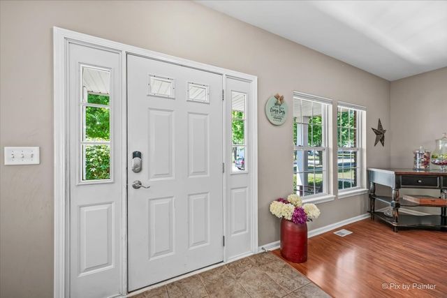 1075 ROBINSON Street, Elburn, IL 60119