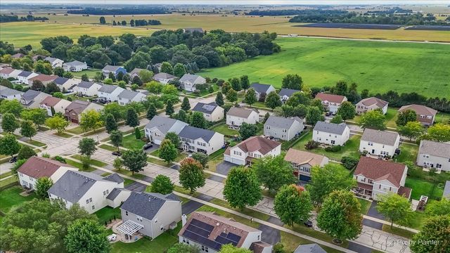 1075 ROBINSON Street, Elburn, IL 60119