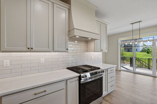 2257 Green Leaf Circle, Norwalk, IA 50211
