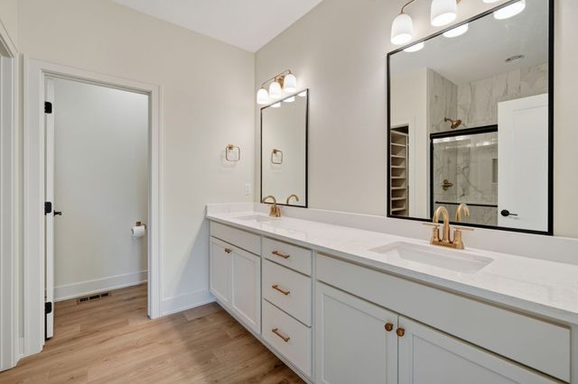 2257 Green Leaf Circle, Norwalk, IA 50211