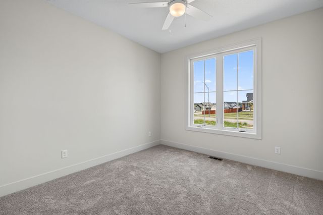 2257 Green Leaf Circle, Norwalk, IA 50211
