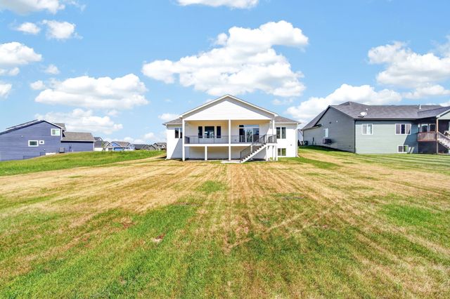 2257 Green Leaf Circle, Norwalk, IA 50211