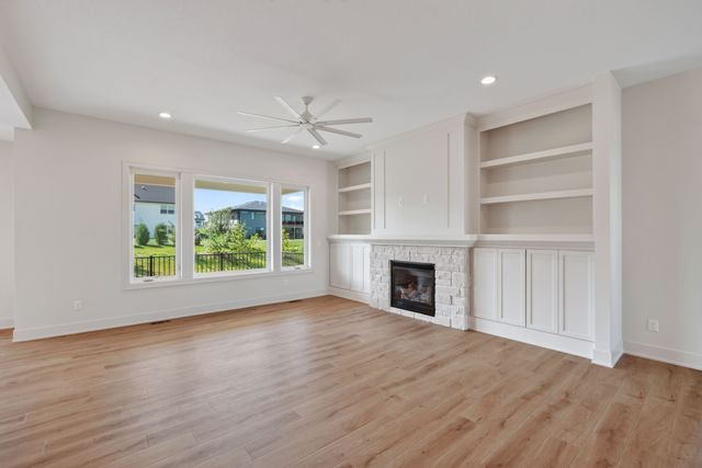 2257 Green Leaf Circle, Norwalk, IA 50211