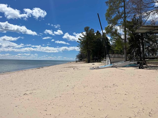 1024 Huron, Tawas City, MI 48763