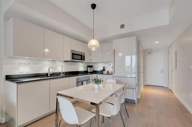 1010 Brickell Ave 3510, Miami, FL 33131