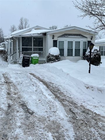 215 BRETT BRAE, New Hartford, NY 13323