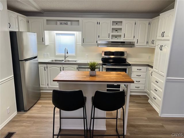 215 BRETT BRAE, New Hartford, NY 13323