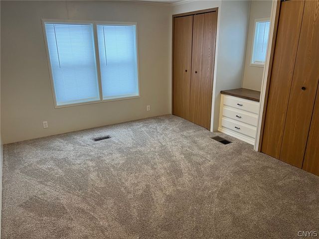 215 BRETT BRAE, New Hartford, NY 13323