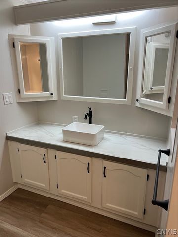 215 BRETT BRAE, New Hartford, NY 13323