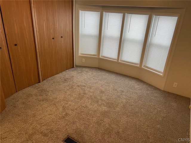 215 BRETT BRAE, New Hartford, NY 13323