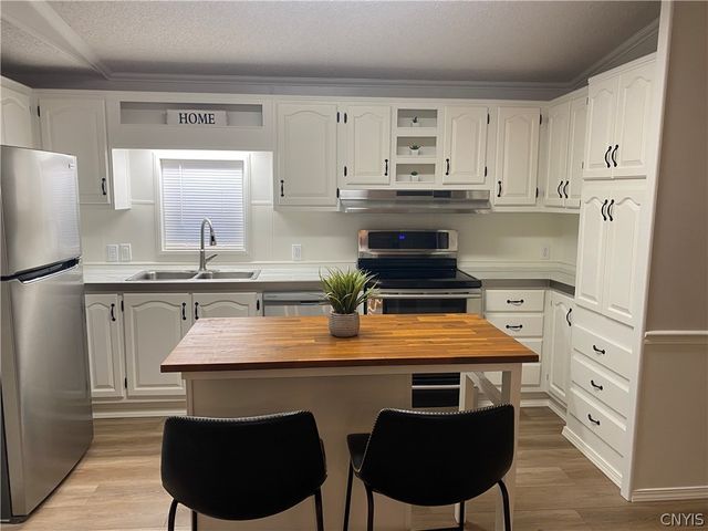 215 BRETT BRAE, New Hartford, NY 13323